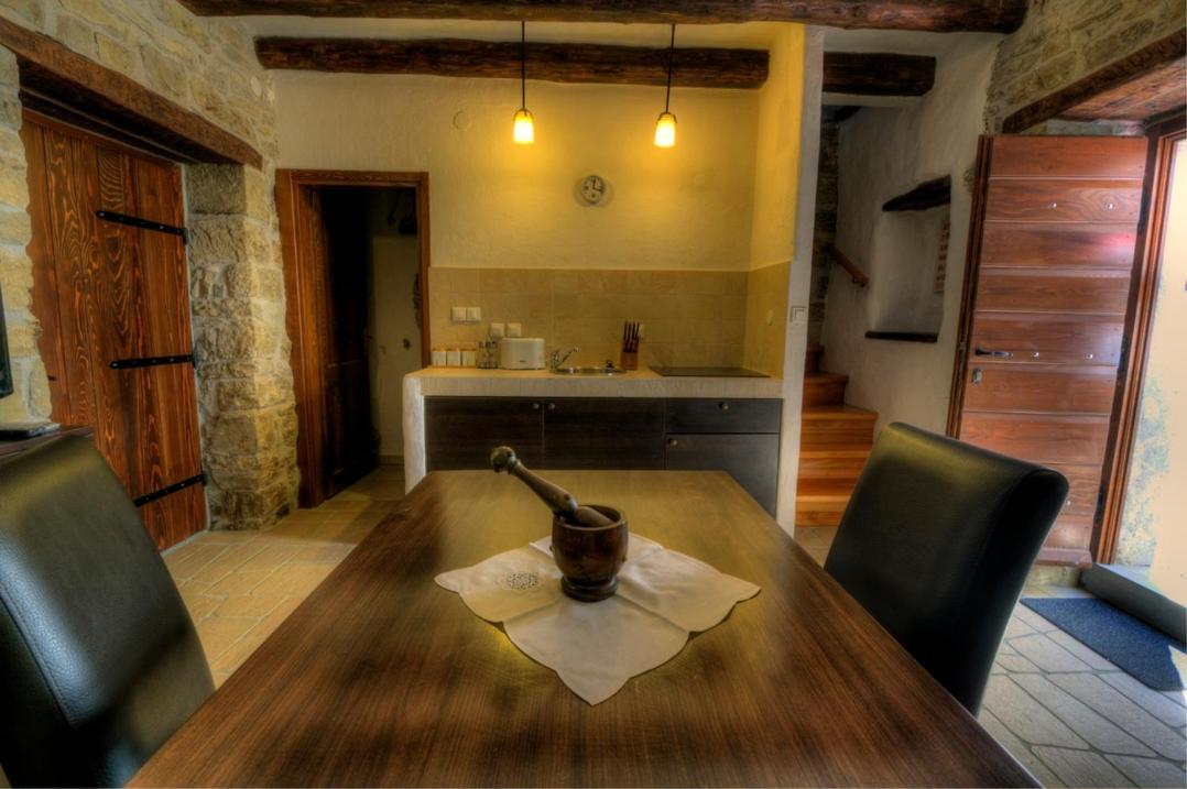 Traditional Stone House Kotli Buzet Esterno foto